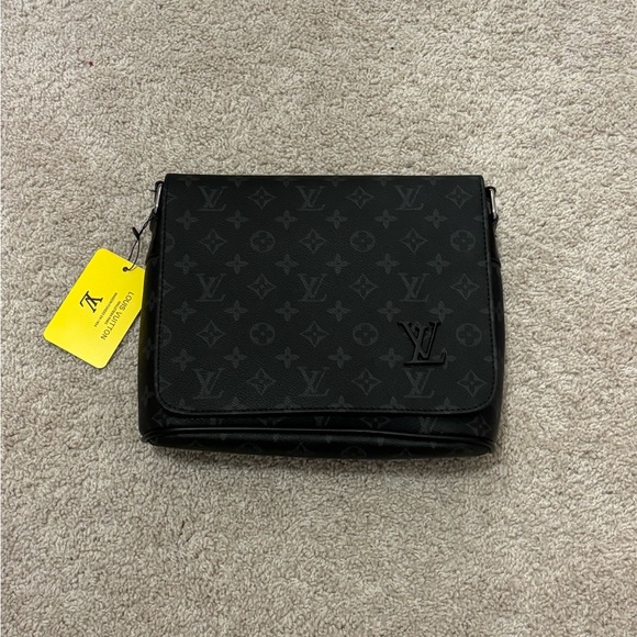 Black & Grey Luis Vuitton crossbody messenger bag